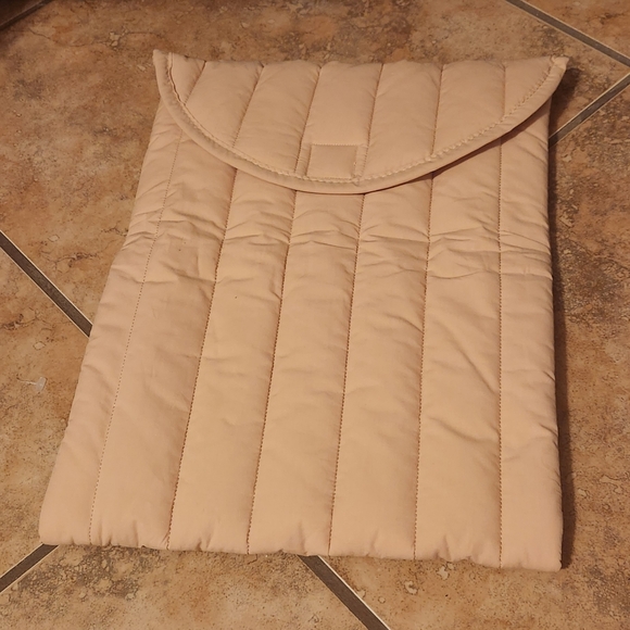 Linpr Puffy Laptop Sleeve - Picture 6 of 8